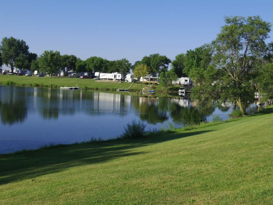 1004930_10151841790704976_1527411052_n