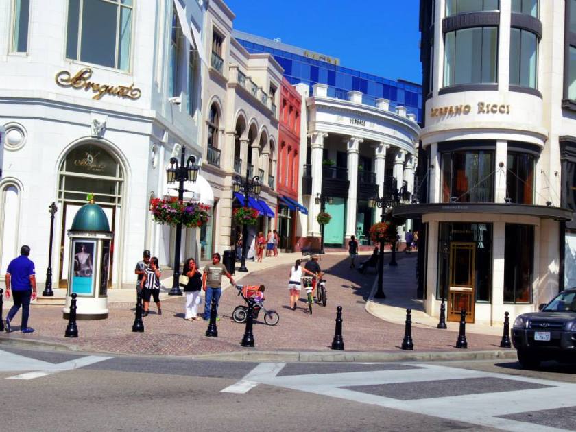 998731_10151788970534976_1434887971_n